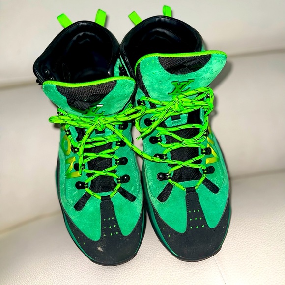 LOUIS VUITTON
2021 Millenium 'Green Black' Hiking Boots - Picture 2 of 9